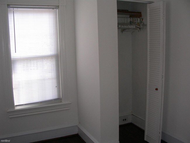 Building Photo - 207 Woodlawn Terrace