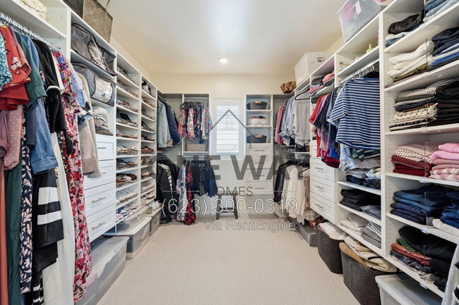 Building Photo - 5102 S Tatum Ln