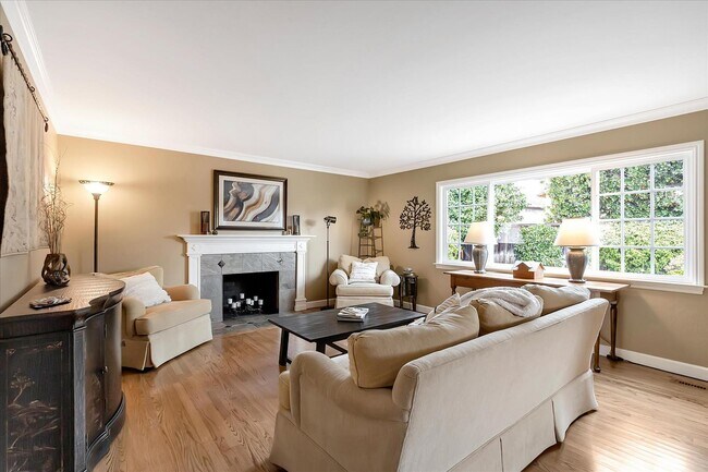 Building Photo - Executive Oasis l Huge Lot with Lush Green...
