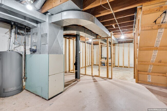 Building Photo - 1500 W Pershing St