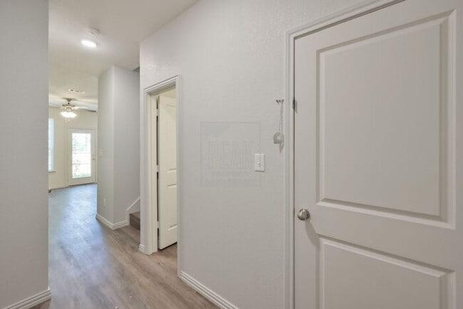 Building Photo - $1,475! Stylish 2BR Townhome with 15 Minutes from Fort Worth Stockyards! 100% off your first full...