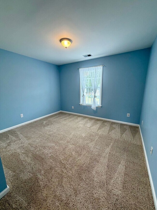 Building Photo - Stunning 5BR Retreat in Gated Village at Telfair