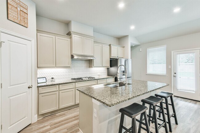 Building Photo - 22095 Volante Dr