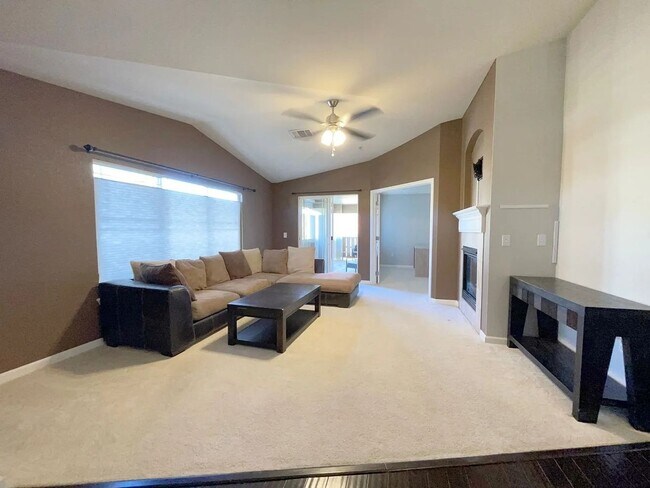 Building Photo - Spacious 2 Bed, 2 Bath + Office Townhome with Attached Garage | Broadlands Community