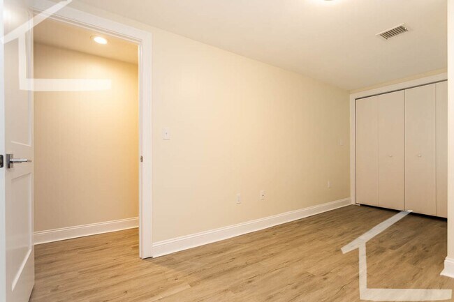 Building Photo - 474 Fulton St