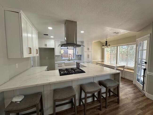 Building Photo - 1643 Derby Ct