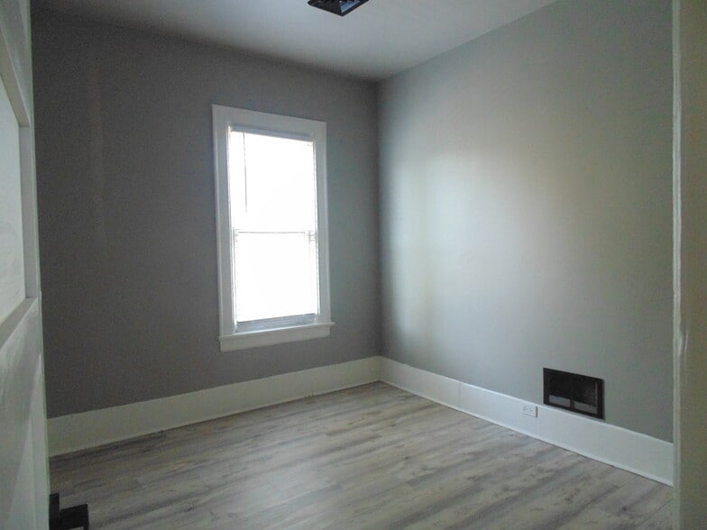 Bedroom 1 - 2831 W Juneau Ave