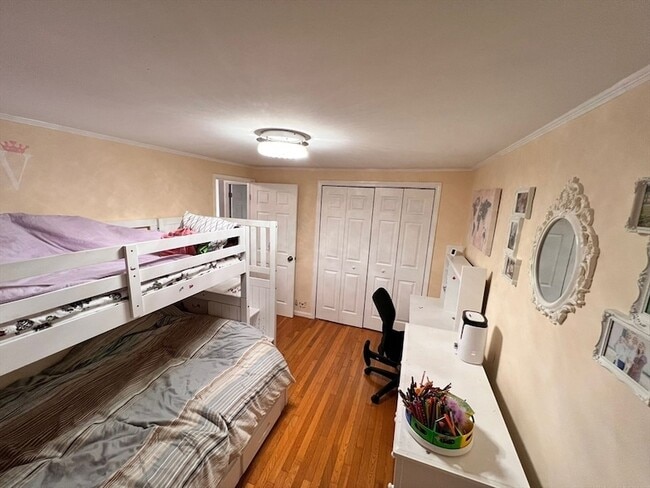 Building Photo - 108 Kingston St