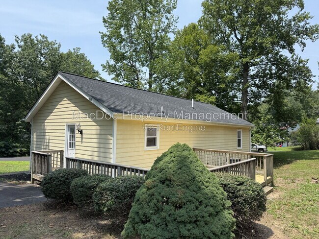 Building Photo - 11001 Westminster Ct