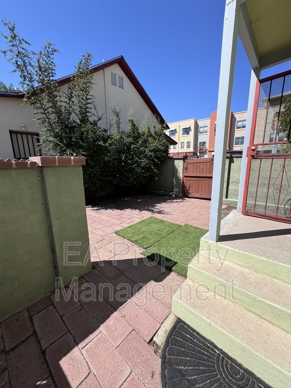 Building Photo - 505 7th St SW