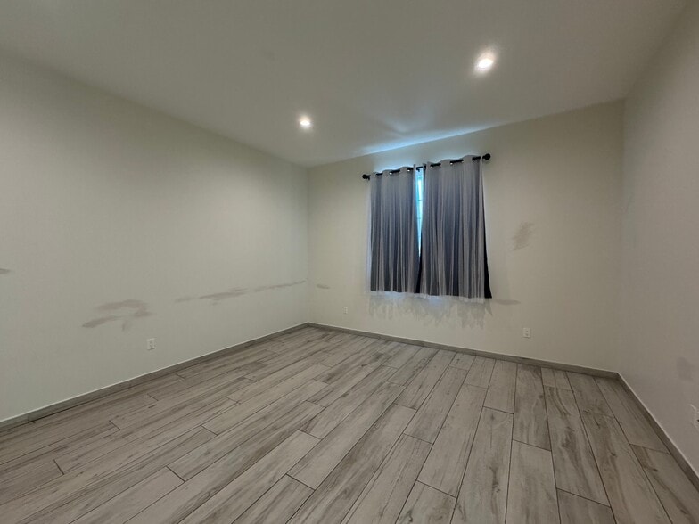 Building Photo - 14224 Friar St