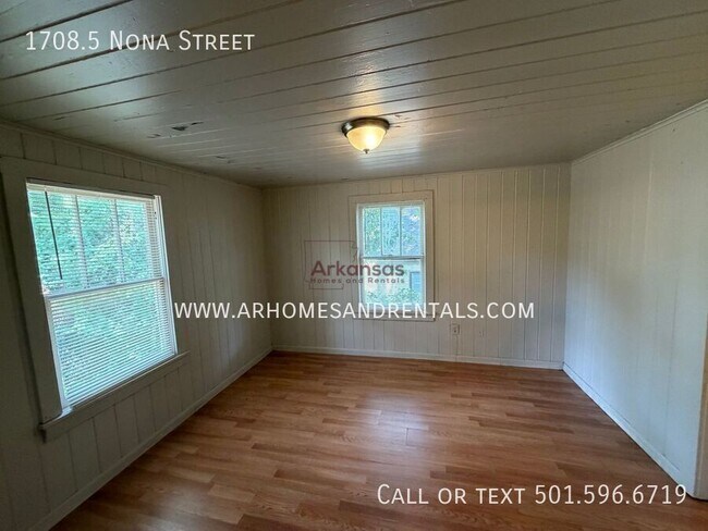 Building Photo - 1708.5 Nona St