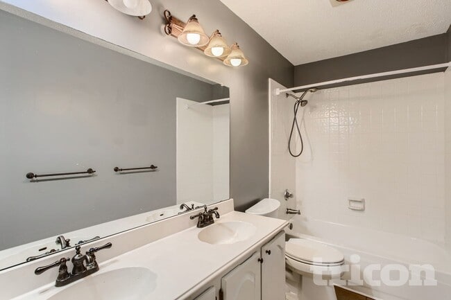 Building Photo - 612 W Andersonville Ln