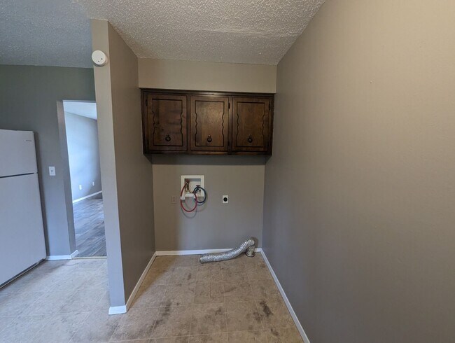 Building Photo - 130/140 Broadwater Duplex