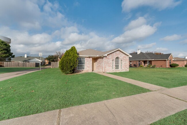 Building Photo - WEST MESQUITE HOME