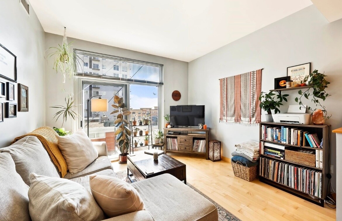 Building Photo - 309 W Washington Ave