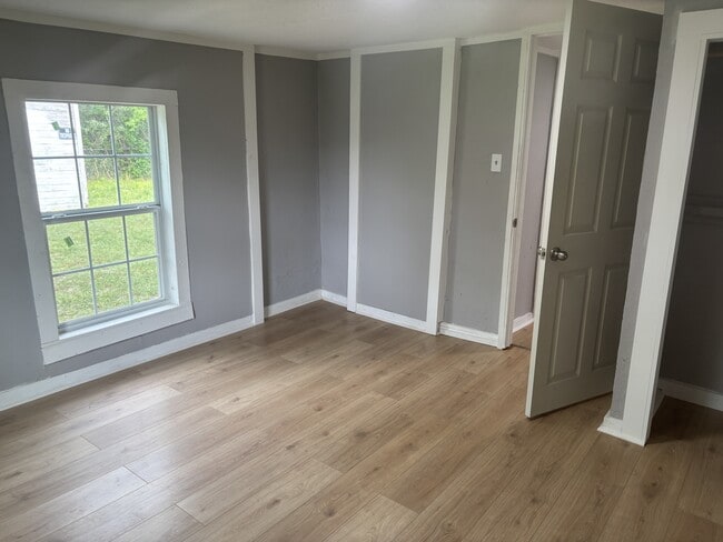 Building Photo - 1105 Mize St