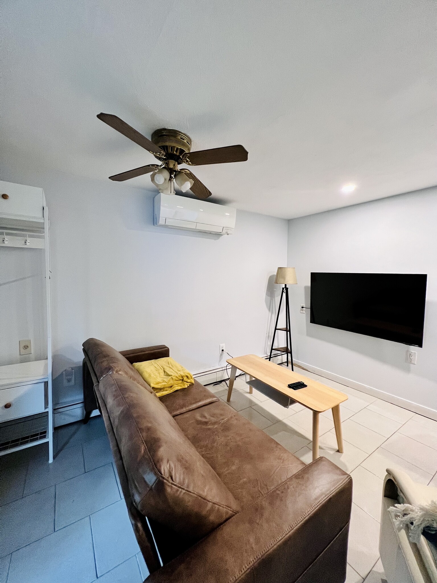 Building Photo - 66 Smith St