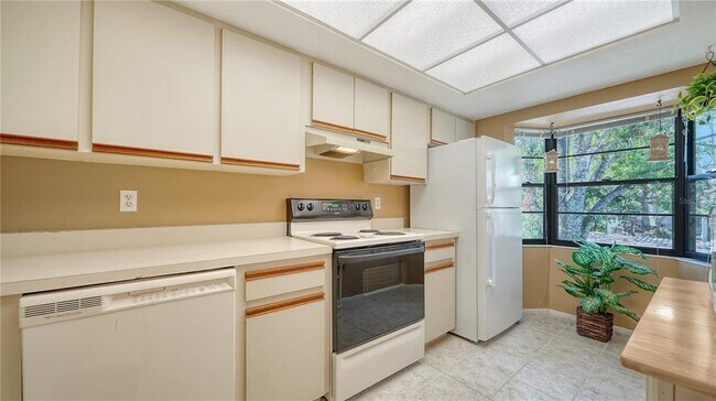 Building Photo - 5649 Summerside Ln