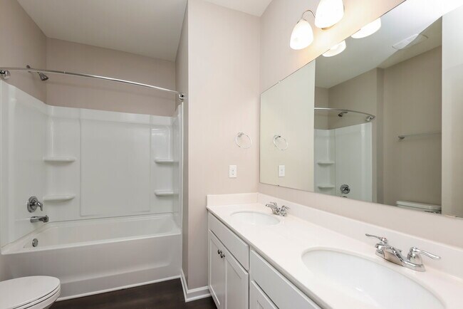 Building Photo - 384 Huntleigh Shores Ln