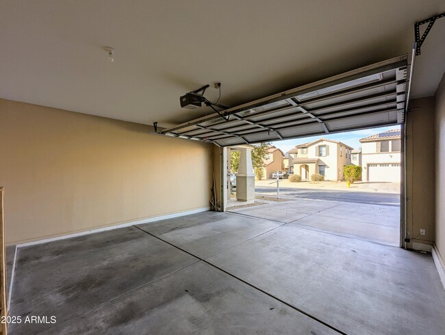 Building Photo - 6455 W Orchid Ln