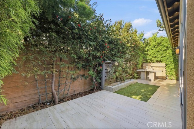 Building Photo - 56 Farmhand