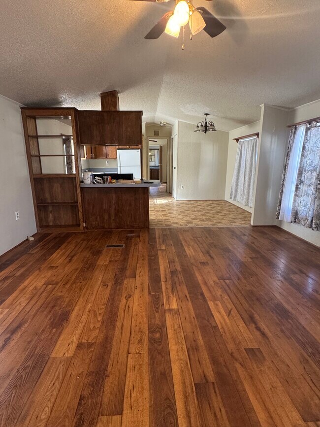 Building Photo - 313 NW 3rd St