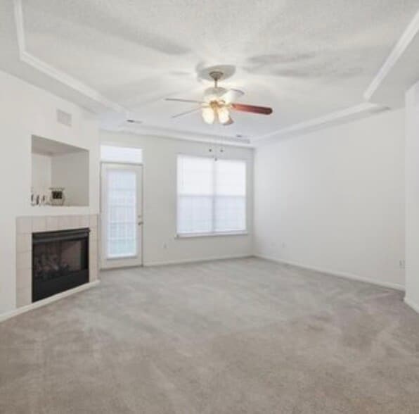 Living room - 682 Windbrook Cir