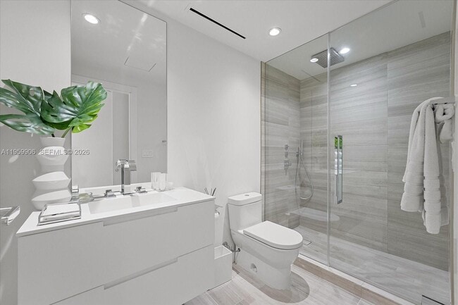 Building Photo - 4701 Meridian Ave