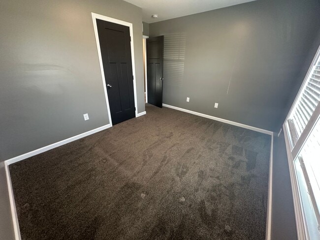 Building Photo - Beautiful 4-Bedroom; 2 bath Home for Rent Near Lake Shawnee