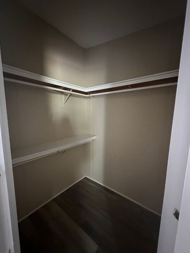 Building Photo - 3 Bed 2 Bath Waterfront Property - Now Available