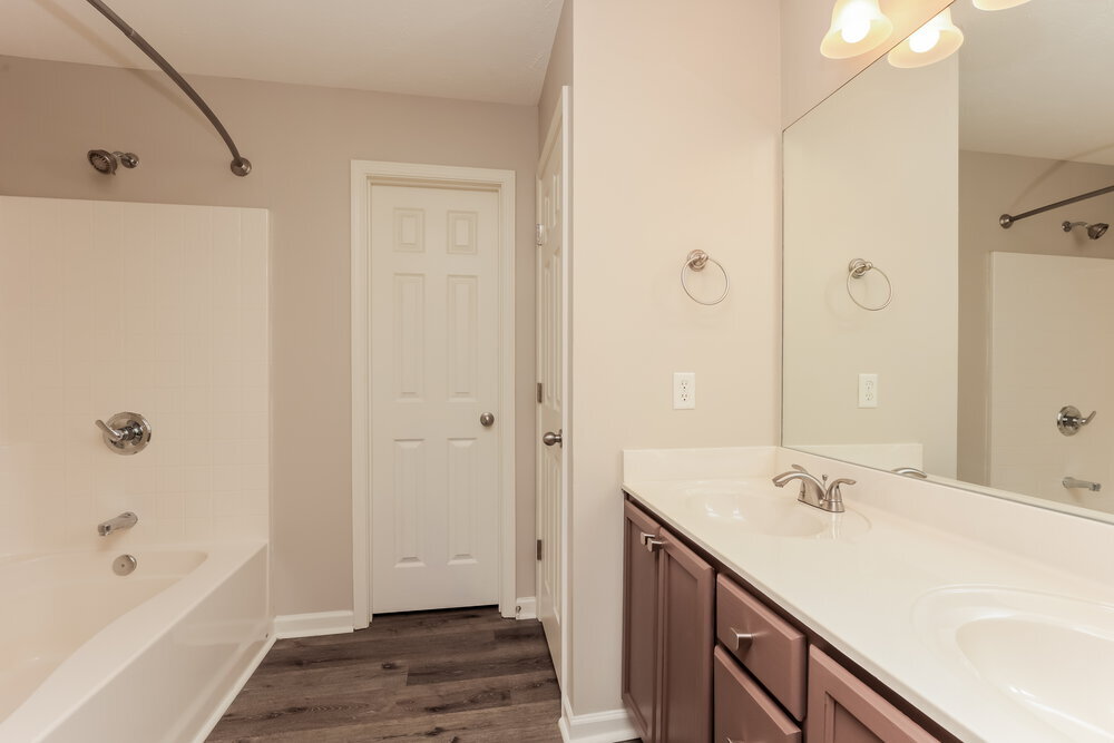 Building Photo - 1316 S Hampton Ct