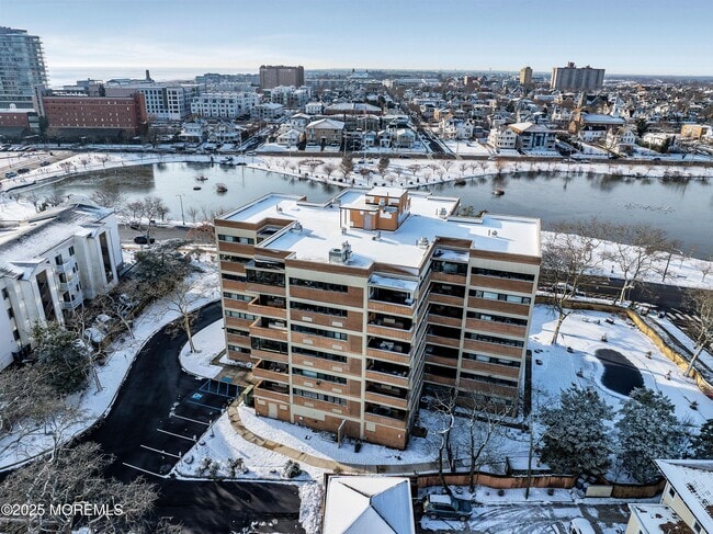 Building Photo - 321 Sunset Ave