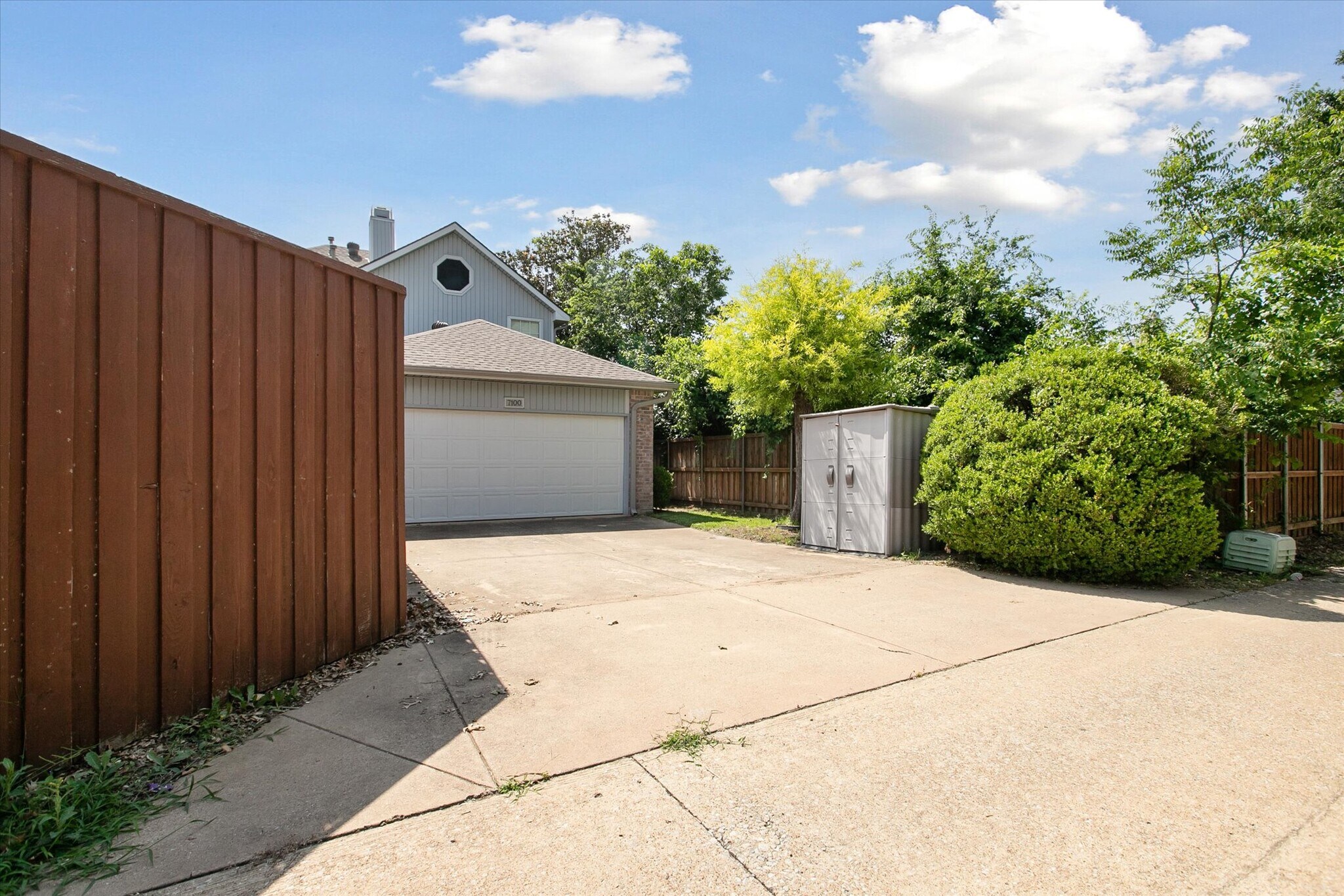 Building Photo - 7100 Amethyst Ln