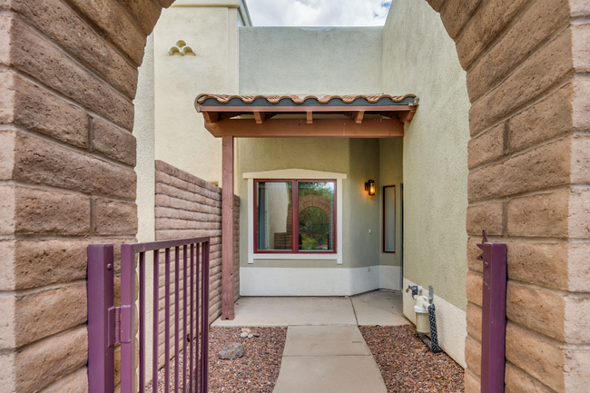 Building Photo - 134 Calle Barrio De Tubac