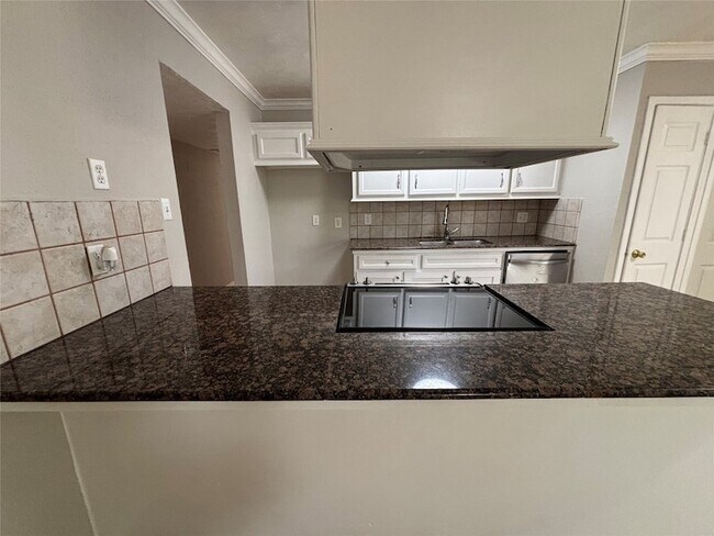 Building Photo - 16114 Lazy Ridge Rd