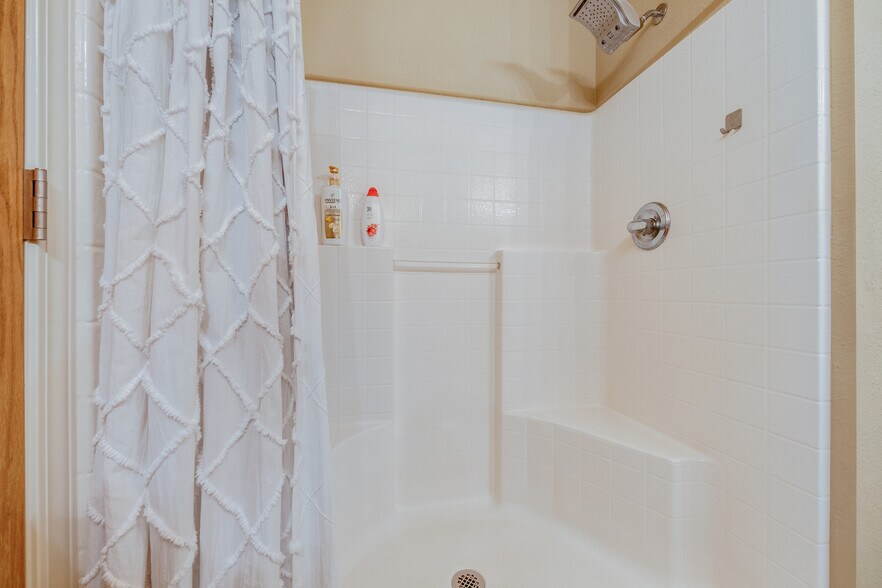 Bathroom 1 Shower - 4527 Ida Louise Ct