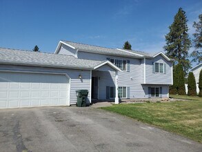 Building Photo - Remodeled 3 bedroom, 2 bathroom, 2 car garage + shop