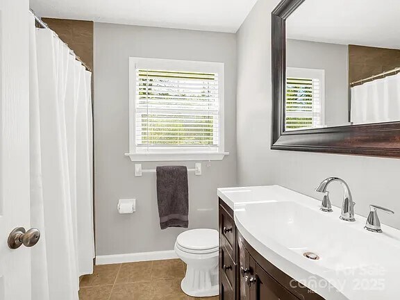 Upstairs Bathroom - 4075 Little River Rd