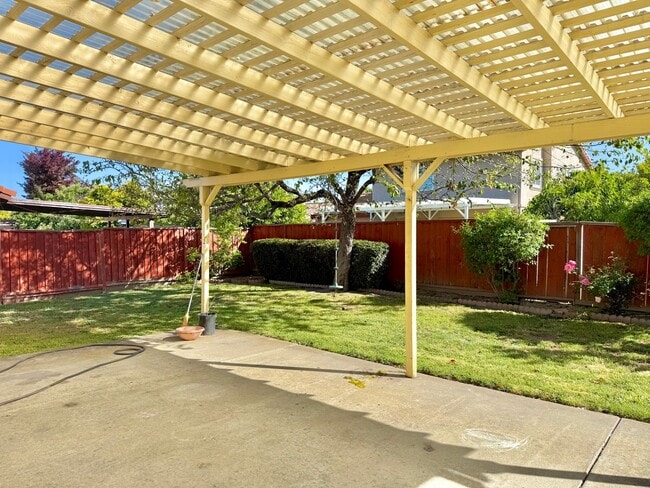 Building Photo - $4,100 - GORGEOUS 4 BEDROOM UNION CITY HOME