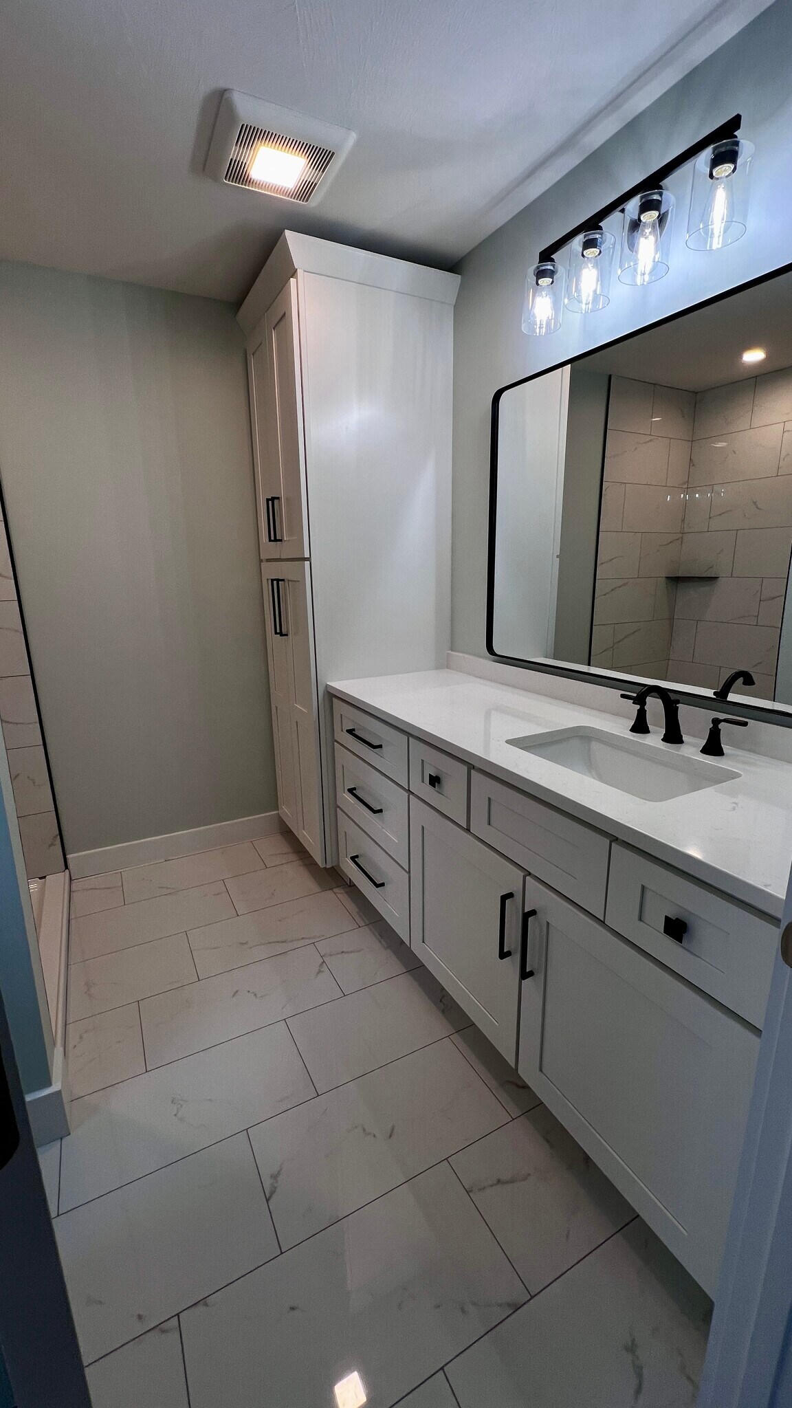 Building Photo - 5 Indian Valley Rd