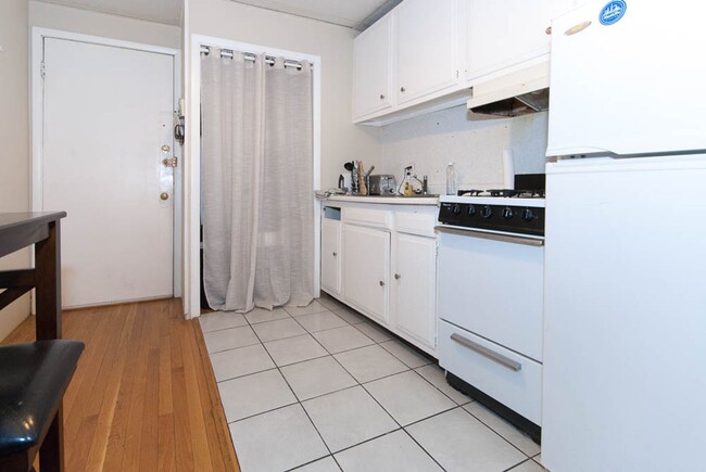 Building Photo - 9/1 Half fee! 2BR condo unit near Harvard ...