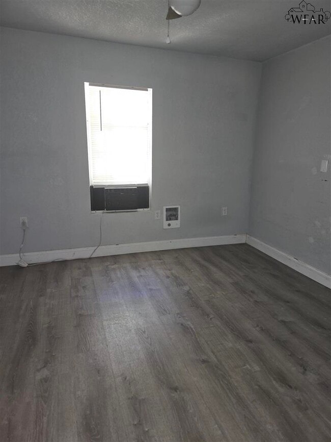 Building Photo - 506 Sheppard Rd