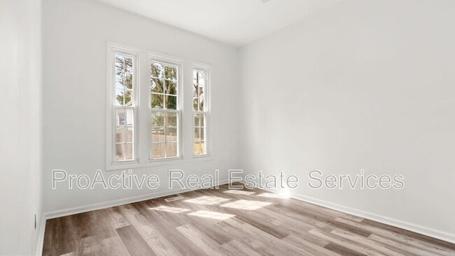 Building Photo - 417 W 30th St