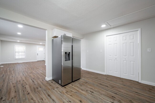 Building Photo - 8229 Patterson Rd