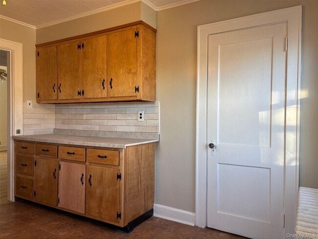 Building Photo - 82 Putnam Ave