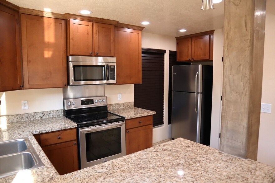 Building Photo - 5816 S 1325 E