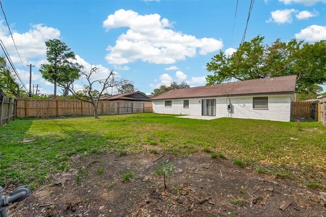 Building Photo - 5523 Kuldell Dr