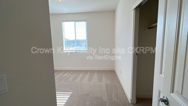 Building Photo - 448 Albertina Ave