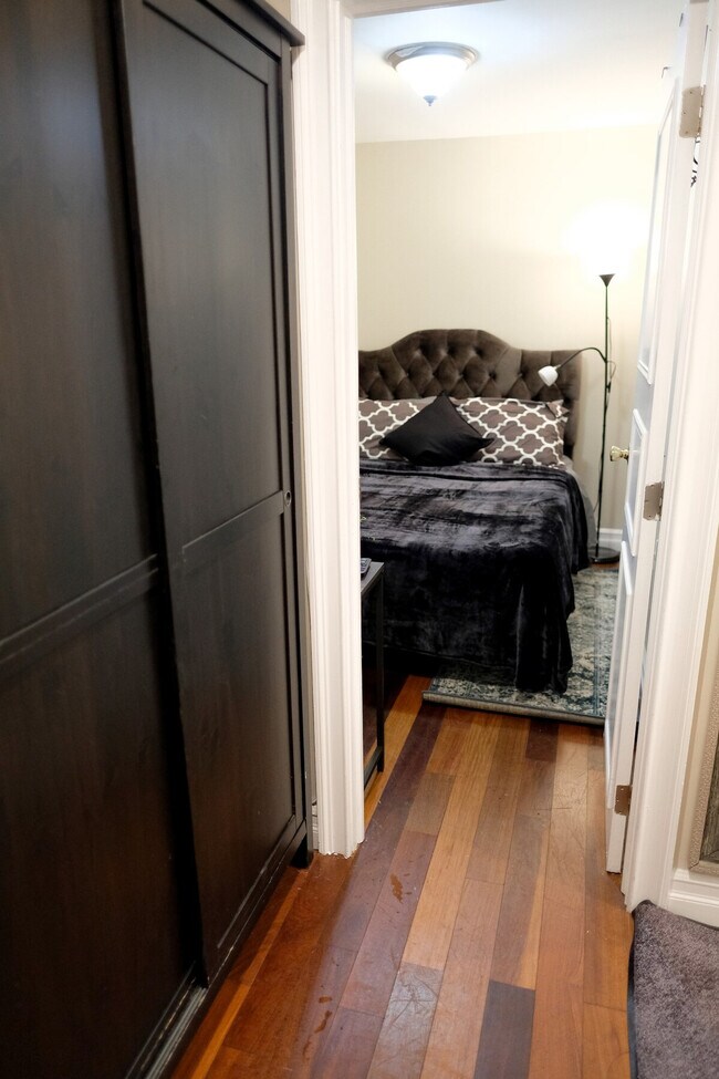 Building Photo - 65 W 107th St